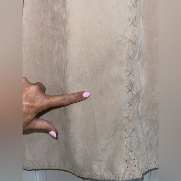 GENTLY USED CANYON ROAD BEIGE SIZE MEDIUM
SKIRT SET - Picture 8 of 8